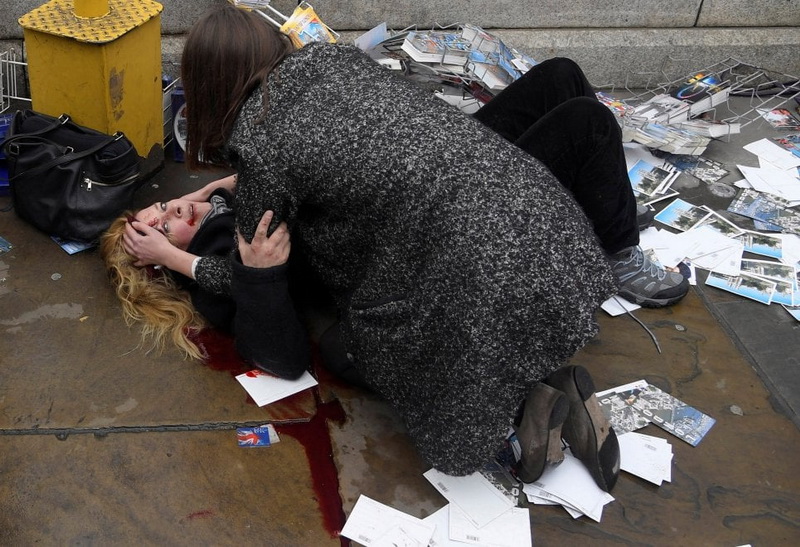 Attacco sul Westminster Bridge a Londra. Foto di Toby Melville (Reuters)